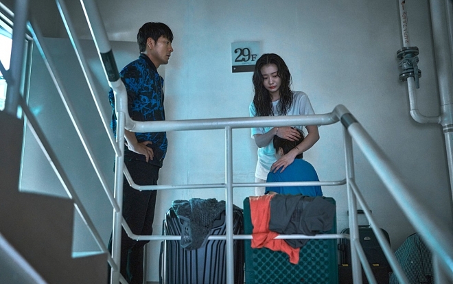 thumbnail - 대참사라더니 대박났다… 9일째 전세계 1위 찍은 ‘이 영화’