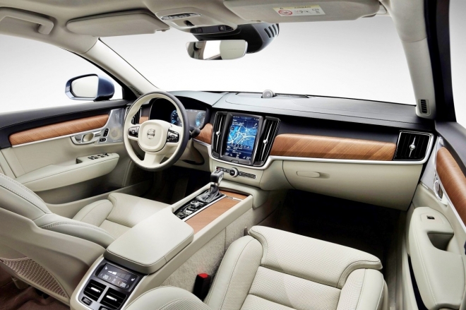 thumbnail - “이러면 벤츠 안 타죠”… 1천만원대 ‘이 세단’에 아빠들 열광하는 이유