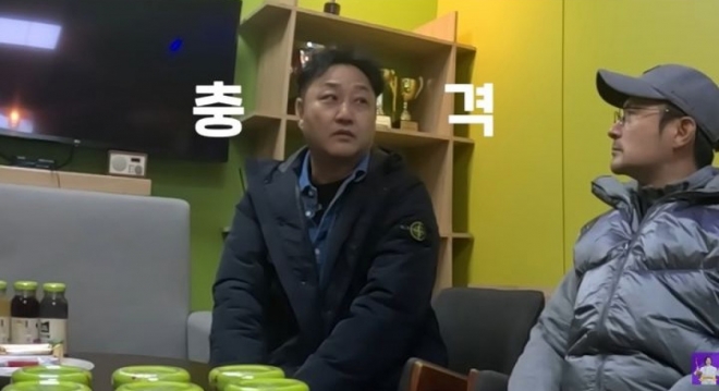 thumbnail - 아무 소리 없이 픽 쓰러져… 전기충격 11번 버틴 ‘이 사람’