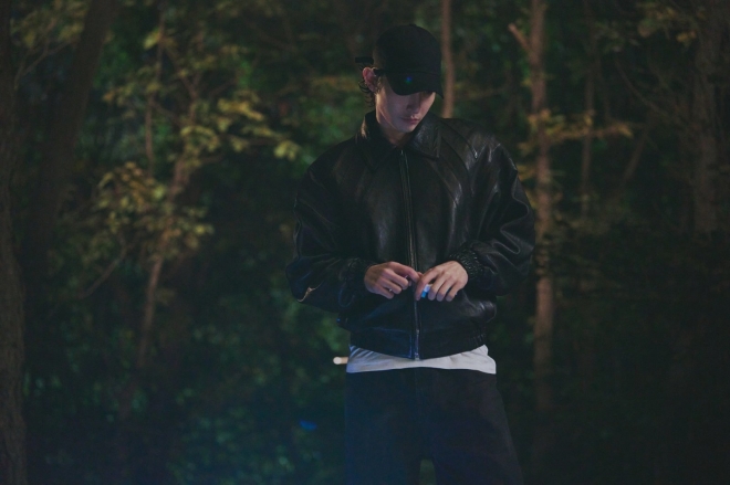 thumbnail - 날카로운 눈빛, 소름 돋네… 이수혁, 역대급 빌런으로 돌아온 ‘이 영화’