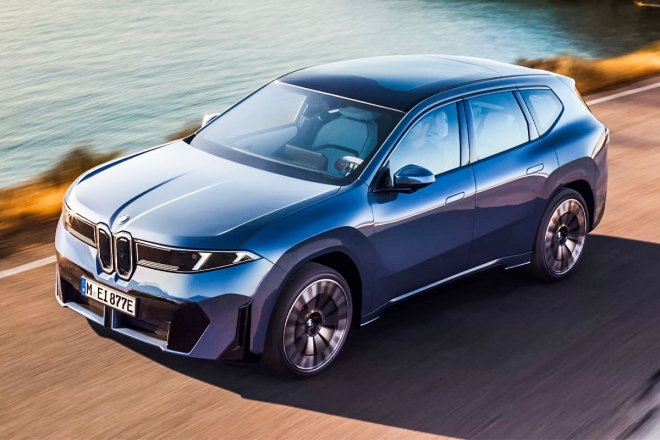 thumbnail - “운전대 빼고 다 만들 기세”… BMW 신형 전기차에 들어간 삼성의 ‘이것’