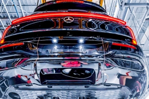 기사로 이동 - “독일 자존심 버렸다”… 벤츠가 자율주행 위해 손잡은 ‘이 회사’