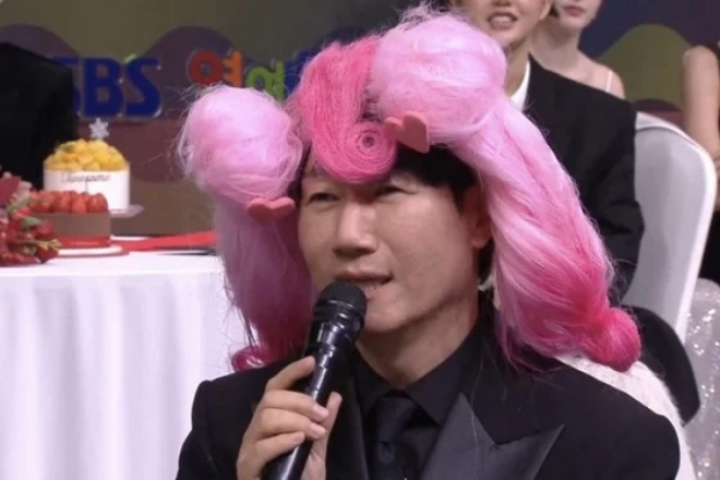 thumbnail - 어머니 상중인데… 억지로 가발 씌우고 결국 이런 취급