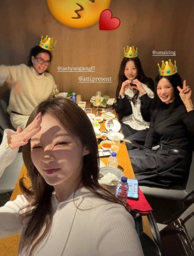 thumbnail - “퀸들이 한자리에”… 강민경 옆 뜻밖의 ‘이 사람’, 정체가?