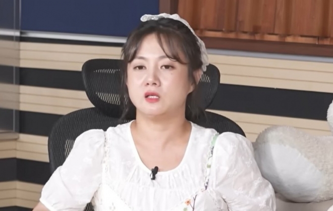 thumbnail - “달리는 차 안에서 설마”… 박나래, 전 매니저가 폭로한 ‘이 행위’