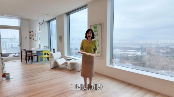 thumbnail - “재물운 다 막고 있었다니”… 110억 최화정 집, 현관에 둔 ‘이것’ 정체에 경악