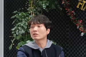 기사로 이동 - 5년에 고작 1200만원… 신정환, ‘이 사람’ 때문에 결성한 그룹의 충격 진실