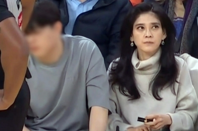 thumbnail - 좌석 하나에 1700만원…이부진, ‘서울대 합격’ 아들과 NBA 경기 직관