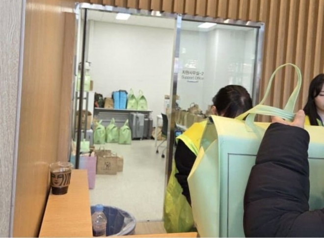 thumbnail - “대전은 성심당인데…” 임영웅 콘서트장, 상상도 못한 ‘이 서비스’ 정체