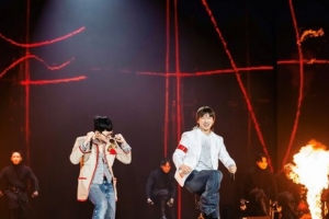 기사로 이동 - 형들이 왜 거기서 나와… 대성 콘서트 뒤집어 놓은 ‘두 사람’ 정체