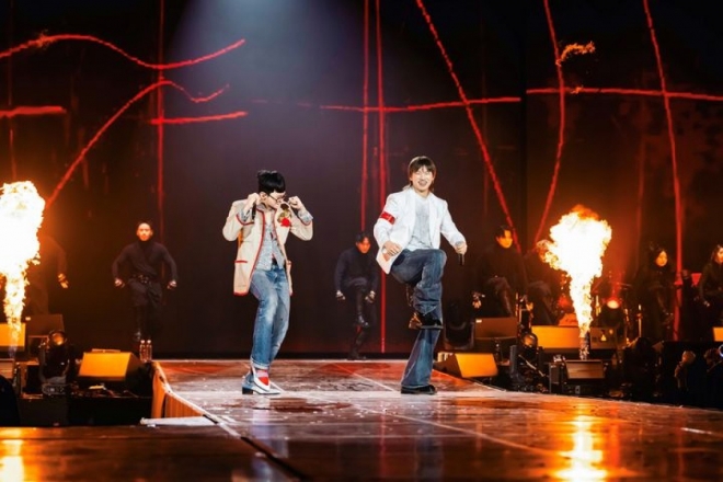 thumbnail - 형들이 왜 거기서 나와… 대성 콘서트 뒤집어 놓은 ‘두 사람’ 정체