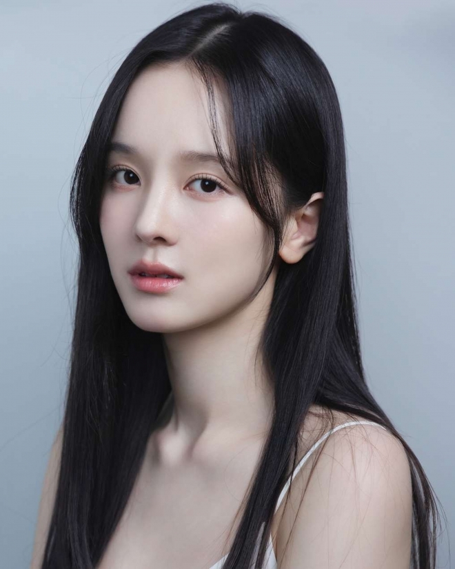 thumbnail - “이름까지 직접 지어줬다”… 시청률 57% 작가가 찍은 여배우 ‘정체’