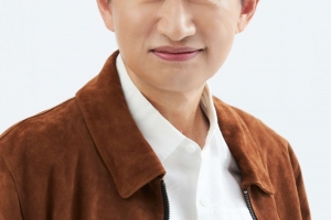 기사로 이동 - “딸 보고싶어 촬영장서 펑펑”… 26년 만에 복귀 선언한 ‘이 배우’, 근황 보니