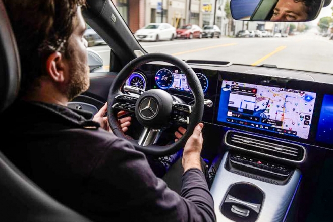 thumbnail - “이러다 기사님 사라진다”… 벤츠, 엔비디아 AI 심장 단 ‘이 차’ 드디어