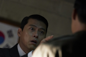 기사로 이동 - “700억 태웠다” 현빈X정우성 조합… 공개 2주 만에 터진 ‘이것’