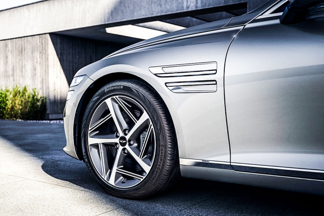 thumbnail - “하이브리드 기다리다 지쳐”… 제네시스, 작심하고 내놓은 2026년형 ‘이 차’