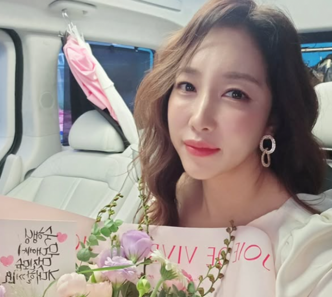 thumbnail - “나도 피해자다” 1억 소송… ‘상간녀’ 지목된 트로트 가수 ‘이 사람’