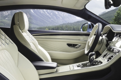 thumbnail - 제로백 4초에도 ‘리무진급 승차감’, 집 한채 값에도 자산가들이 ‘이 차’만 고집하는 이유