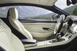 기사로 이동 - 제로백 4초에도 ‘리무진급 승차감’, 집 한채 값에도 자산가들이 ‘이 차’만 고집하는 이유