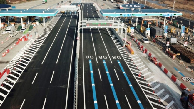 thumbnail - “고속도로 탈 때마다 한숨”… 혜택 확 줄어든 전기차 ‘이것’