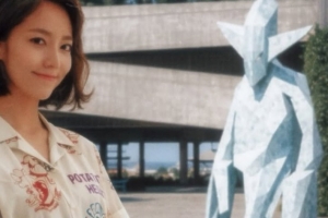 기사로 이동 - “로제도 푹 빠졌다”… 이혼 소송 중인 그녀, ‘대표’ 명함 팠다