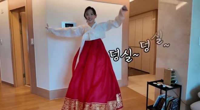 thumbnail - “선녀 얼굴에 성난 근육”… 배성재 사로잡은 ‘반전 몸매’