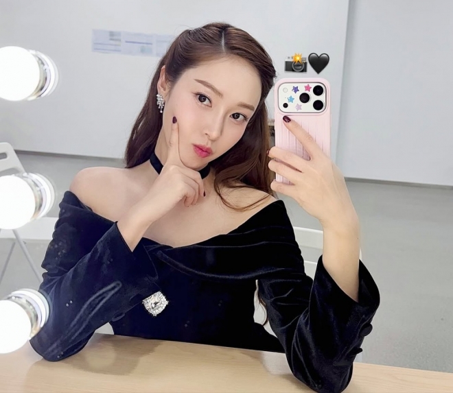 thumbnail - “멤버들도 알까”… 탈퇴 12년 만에 ‘소녀시대’ 노래 부른 그녀