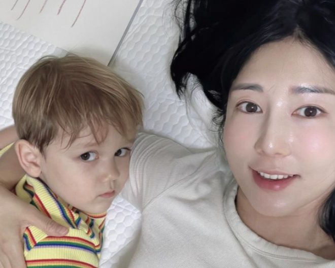 thumbnail - “비혼모라더니 웬 남자”… 사유리, 차 안에서 포착된 ‘훈남’ 반전