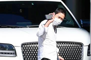 기사로 이동 - “슈퍼카 줘도 절대 안 타”… 200억 자산가가 10년째 고집한 ‘SUV’