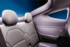 기사로 이동 - 카니발 계약 직전에 ‘멈칫’… 553km 달리는 6인승 전기 SUV 곧 상륙