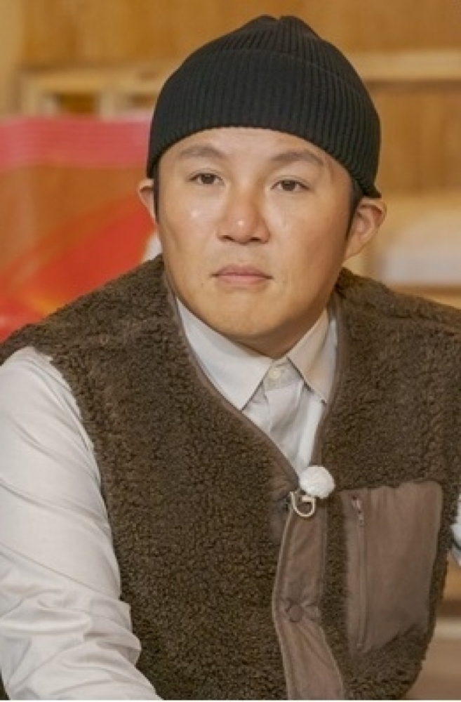 thumbnail - 얼굴이 반쪽 됐네… ‘그 논란’ 겪더니 확 달라진 방송인의 모습