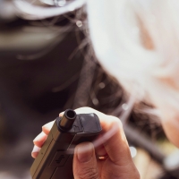 thumbnail - 의사들이 말하는 새치 늦추는 방법...염색보다 먼저 ‘이것’부터 채우세요