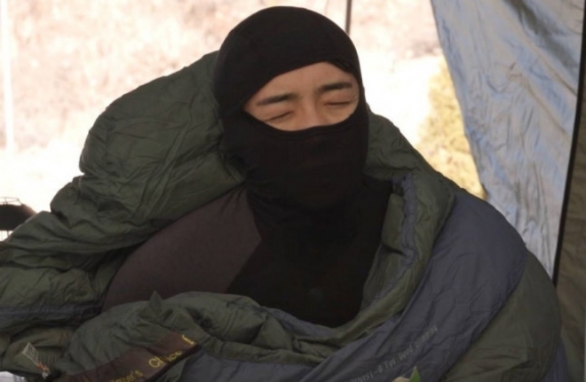 thumbnail - 아내 두고 홀로 텐트 생활… 이혼설 터진 가수 박군, 눈물의 사연 공개