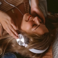 thumbnail - 좋아하는 드라마 보면서 살 빠지는 이유… 핵심은 ‘이 묶기’였다