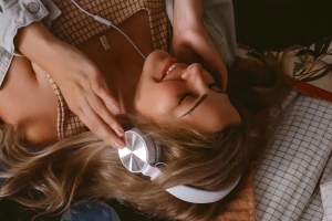 기사로 이동 - 좋아하는 드라마 보면서 살 빠지는 이유… 핵심은 ‘이 묶기’였다