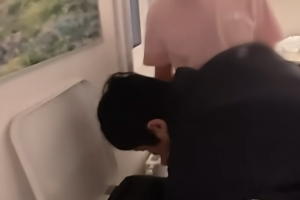 기사로 이동 - 라면 먹으려 쓰레기통까지 뒤져… 주말 밤 시청률 터진 ‘이 예능’