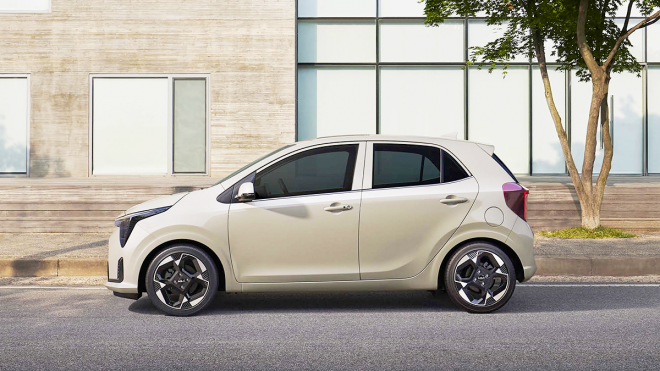 thumbnail - “연비 20km 시대 열리더니”… 15년 만에 최저치 찍은 ‘이 차종’의 몰락