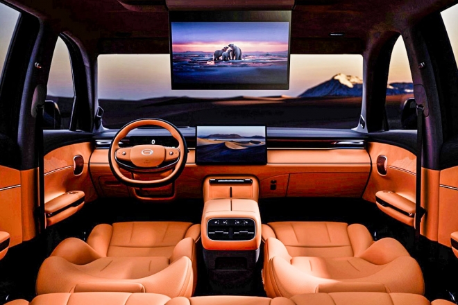 thumbnail - 싼타페보다 큰데 힘까지 넘쳐… 501마력 뿜는 ‘이 하이브리드 SUV’