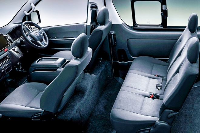 thumbnail - 스타리아엔 없는 ‘이것’ 달렸다… 20년간 왕좌 지킨 ‘전설의 봉고차’