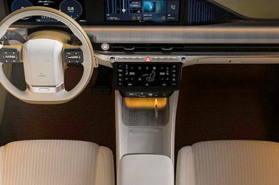 thumbnail - 신형 아반떼 사려다 ‘멈칫’… 하룻밤 새 1,100만원 빠진 ‘이 세단’