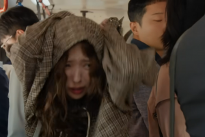 기사로 이동 - 입술 닿자마자 ‘짜릿’… 넷플릭스 하반기 뒤집을 ‘이 드라마’