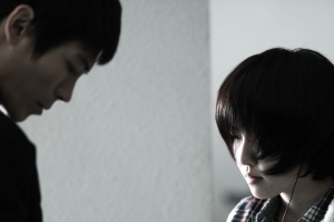 기사로 이동 - “아무도 안 봤던 그 영화”… 10년 만에 넷플릭스 뒤집은 ‘19금 스릴러’