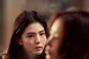 기사로 이동 - 역대급 조합이라더니… 한소희·전종서 내세우고도 1위 놓친 ‘이 영화’