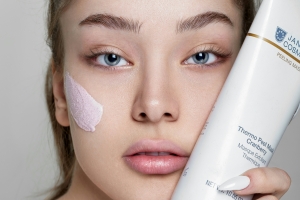 기사로 이동 - 다크스팟 더 짙어지는 이유? 피부과 의사가 말한 ‘6가지 스킨케어 실수’