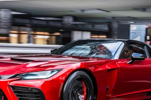 기사로 이동 - 14년 기다림은 끝났다… 日 도쿄 한복판 질주하는 ‘이 게임’