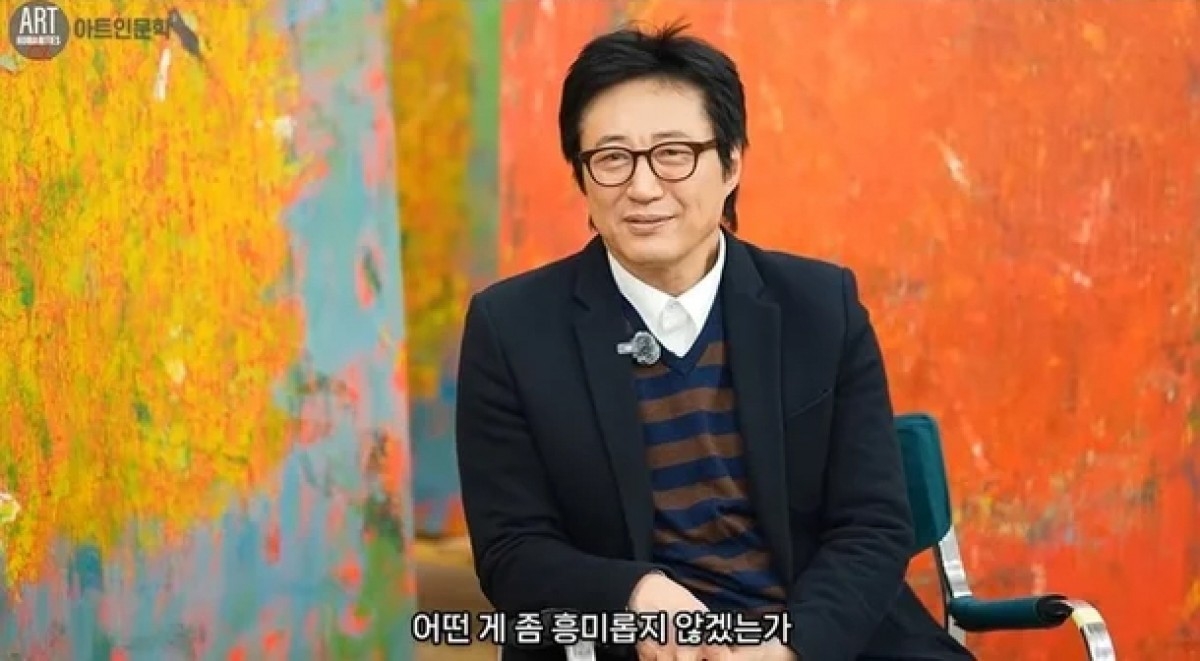 thumbnail - 수술만 4번, 걷지도 못했다… 돌연 화가로 나타난 ‘국민 배우’의 사연