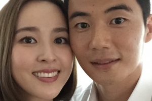 기사로 이동 - “20대는 확실히 다르네”… 기성용이 공개한 ‘여배우 아내’ 10년 전 모습