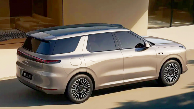 thumbnail - 기름값 걱정은 이제 그만… 한번 주유로 1500km 달리는 대형 SUV 등장