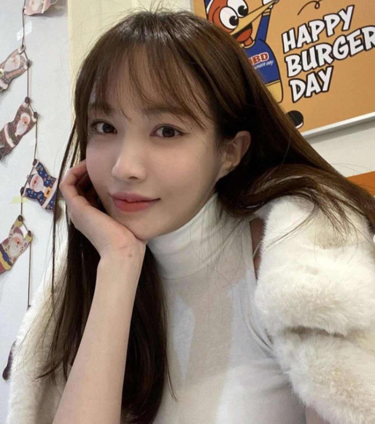 thumbnail - “우리 둘이 힘내보자”… 논란의 ‘하트시그널’ 그녀, 홀로 전한 근황