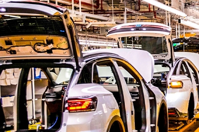 thumbnail - 오너들 어쩌나… 폭스바겐 전기차, 이름 바꾸고 ‘대수술’ 들어간 진짜 이유